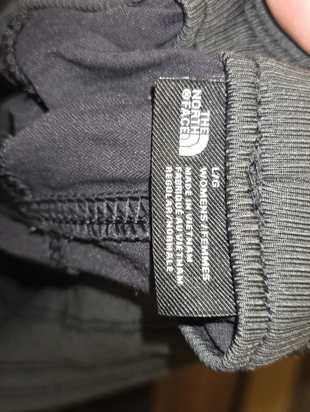 The North Face lot of women's capris - size Large - fair condition - Picture 7 of 7